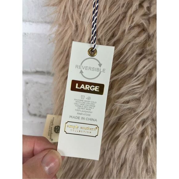 New Simply Southern Reversible Sherpa Vest Fall Winter - Picture 3 of 9